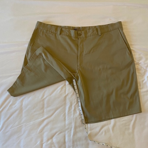 Nike‎ Golf -Men's Shorts-Standard Fit Flat Front-Khaki-Beige-Dri Fit- Size 42 - Picture 3 of 9